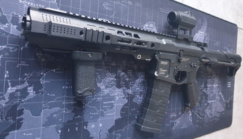 Afbeelding 4 van ARP 556 met G&P CQB SAI handguard.