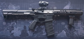Afbeelding 6 van ARP 556 met G&P CQB SAI handguard.