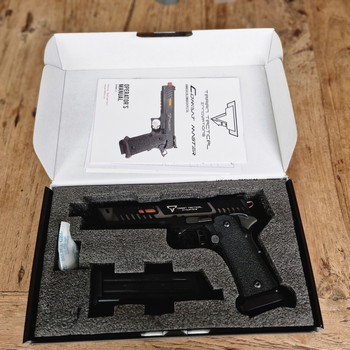 Afbeelding 2 van (GERESERVEERD) Gloednieuwe TTI Pit Viper Hi-capa! (John wick)