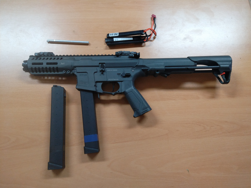 Image 1 for G&G Arp 9 met 2 high cap mags, 11.1v accu en lipo lader