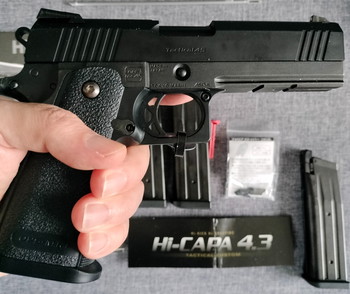 Image 3 pour TOKYO MARUI HI-CAPA 4.3 TACTICAL CUSTOM GBB PISTOOL + 3 magz