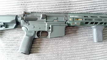 Bild 4 für Guns Modify MWS M4 GBB Geissele super duty MK4 met 6 mags