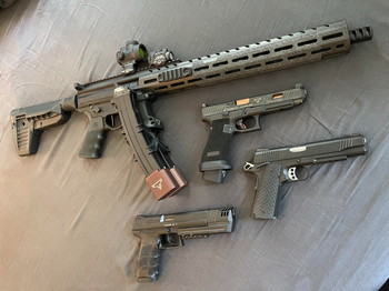Imagen 2 de GEZOCHT  sand viper van emg alsook de glock van BALLERINA