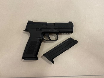 Image 2 pour VFC FNS-9 GBB Pistol with extra mag