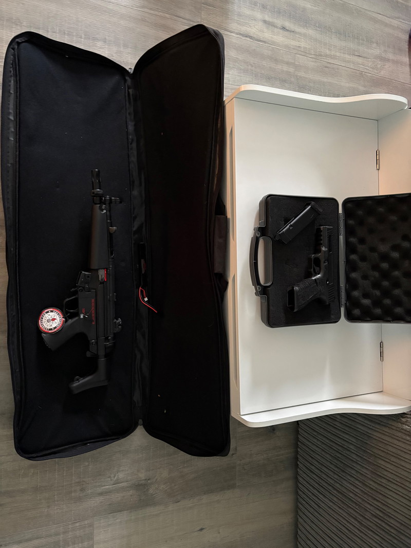 Afbeelding 1 van Mp5 en glock