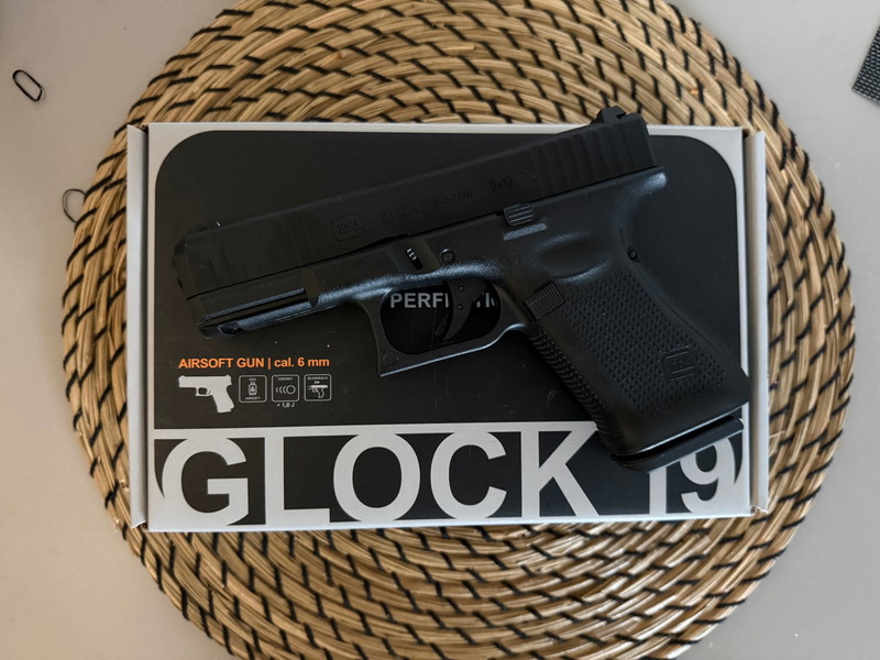 Image 1 for Umarex Glock 19 Gen5