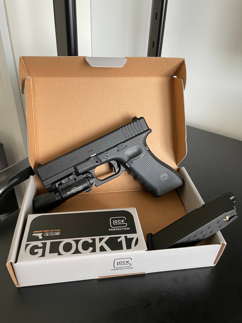 Image 1 pour NIEUW Glock 17 + Mag + Surefire Repro