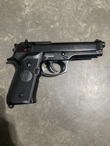 Imagen 2 de M9 WE full auto and Full metal like new