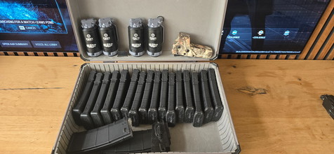 Afbeelding van M4 met red dot 6 mags