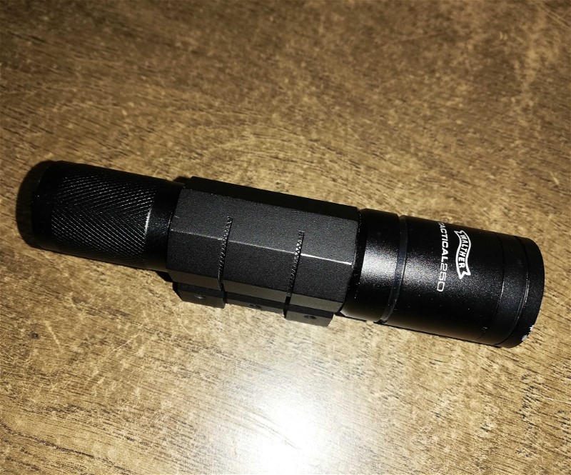 Image 1 for Walther tactical flashlight + mount