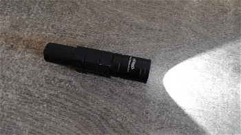 Afbeelding 2 van Walther tactical flashlight + mount