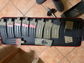 Bild für King arms magazin TAN and Black