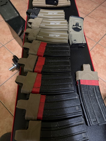 Bild 2 für King arms magazin TAN and Black