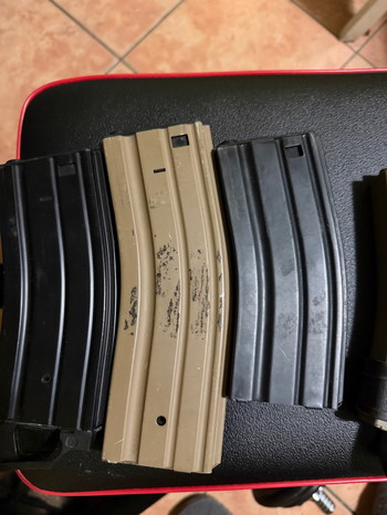 Bild 3 für King arms magazin TAN and Black