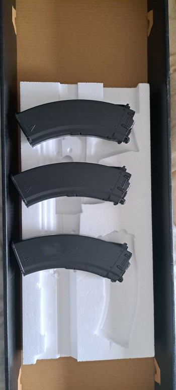 Afbeelding 2 van Tokyo Marui AKX + 4 Mags + Speedloader adapter