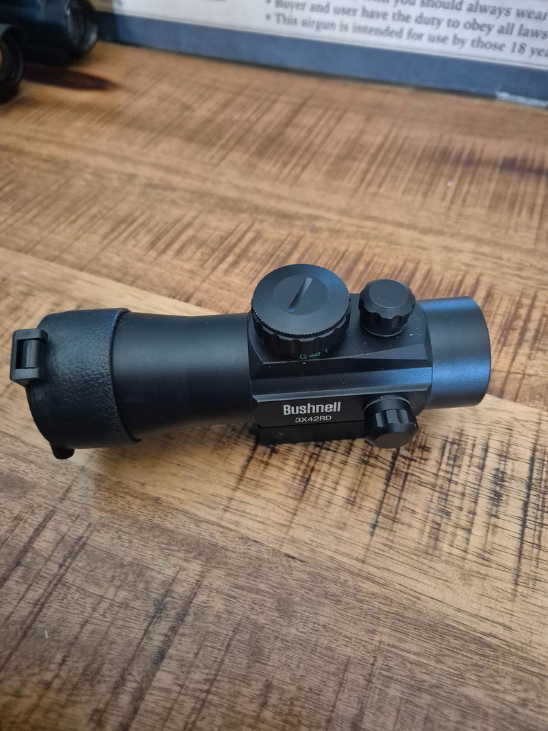 Afbeelding 1 van Red dot