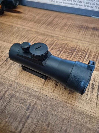 Afbeelding 2 van Red dot