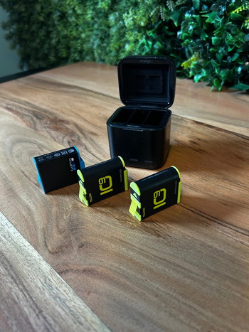 Image 2 for GoPro HERO10 Black + 3 batterijen + camo case | Airsoft POV setup