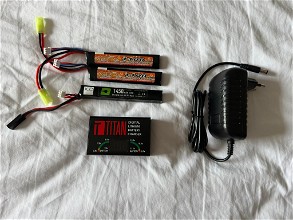 Image for Titan Digital Charger met drie batterijen