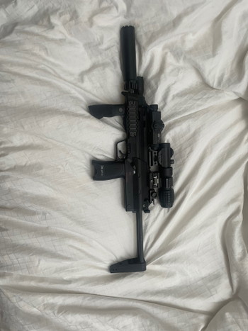 Image 2 for Tokyo Marui mp7 + upgrades en attachments