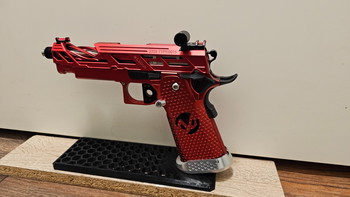 Afbeelding 3 van Red hi capa custom 4.3