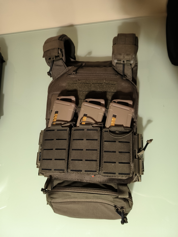 Bild 2 für Tactical vest / plate carrier ranger green