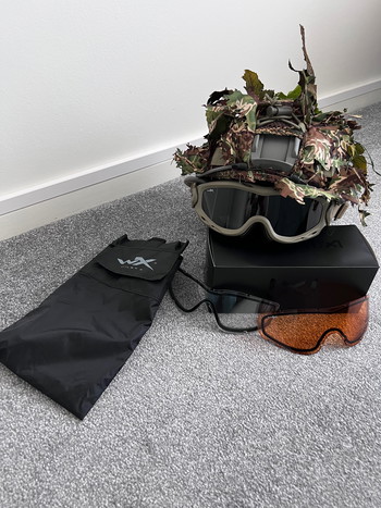 Afbeelding 4 van Vest helm bril belt complete set