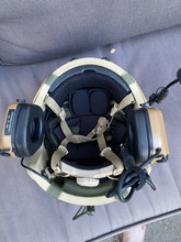 Bild für Ballistische helm, type FAST met Code Red Headset