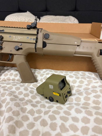Afbeelding 2 van WE SCAR-L GBBR + holo sight & angled foregrip