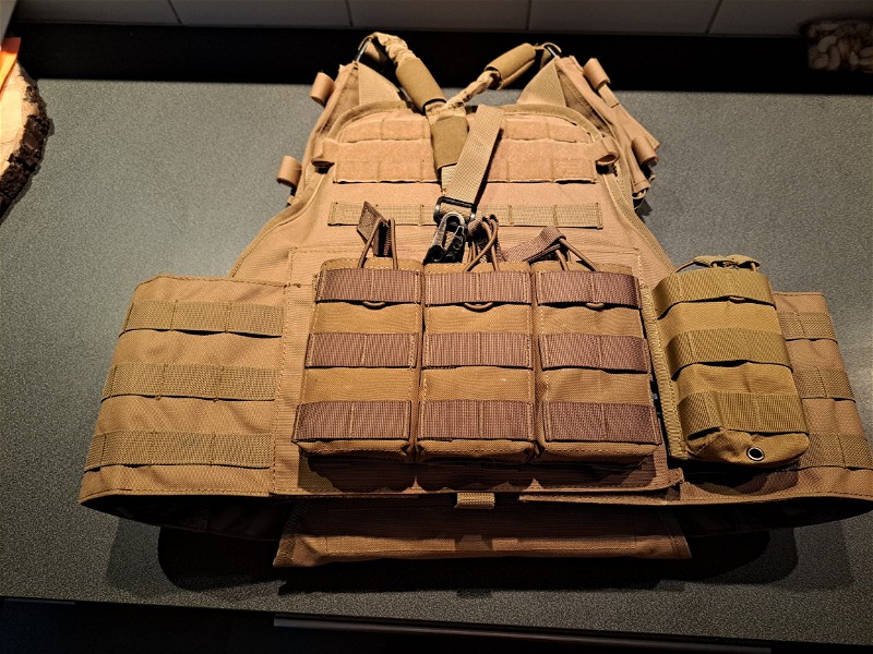 Image 1 pour Plate carrier incl. 4 m4 mag pouches, Sling & killrag