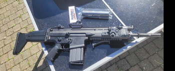 Afbeelding 2 van Tokyo Marui Scar-H + Attachments, 8 magazijnen