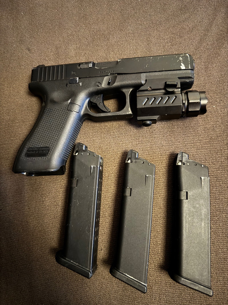 Afbeelding 1 van Glock 17 gen 5 GBB 3 magazijnen