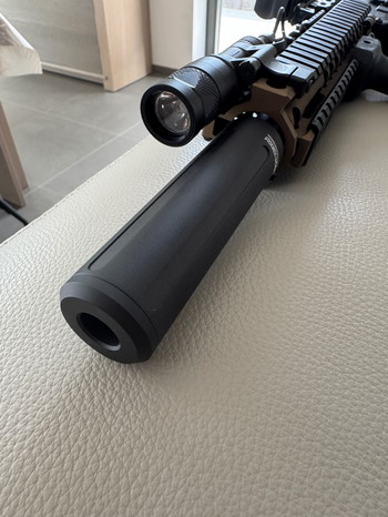 Imagen 4 de M4 Mock suppressor + mousse geïnstalleerd