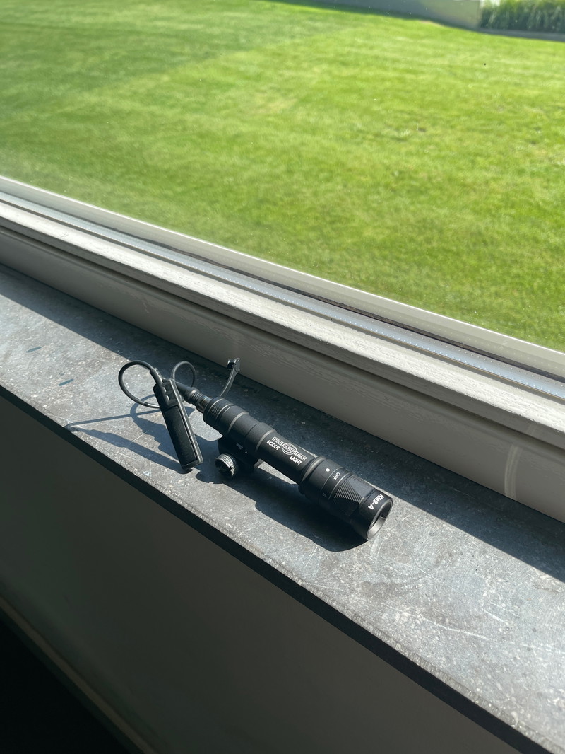 Image 1 for Surefire scout light KM2-A replica met pressure Plate in zwart.