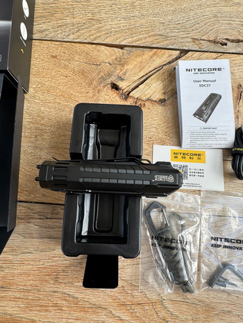 Afbeelding 2 van Gloednieuw. EDC37 nitecore 8000lumen!