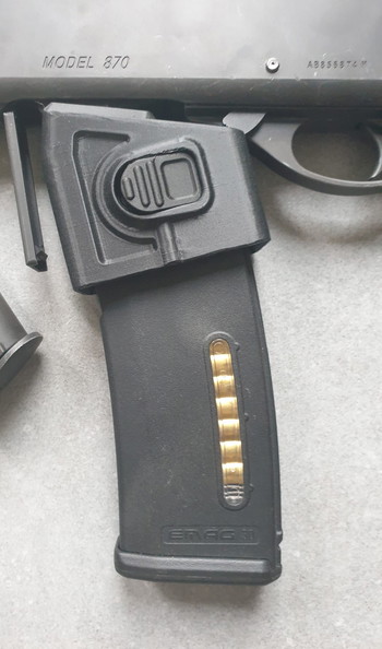 Imagen 2 de M870 Breacher Gas Shotgun | Tokyo Marui met M4  adapter