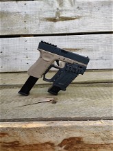 Afbeelding van Glock 18 met vector grip