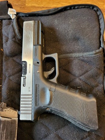 Image 2 for We glock