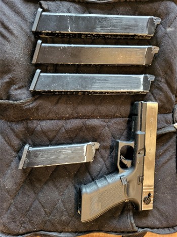 Image 3 for We glock