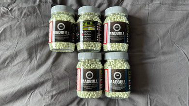 Afbeelding van Nieuwe madbull Tracer bio BB's .25gram
