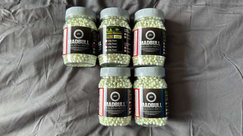 Afbeelding 1 van Nieuwe madbull Tracer bio BB's .25gram