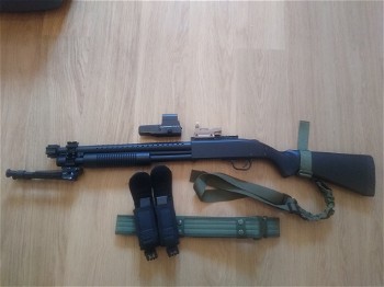 Image 2 for (Leuven, BE) AGM MP300A hopup spring shotgun + 3x 15rds mag + verschillende ris rails + bipod + 2x dummy red dots + 2 to 1 point sling + sling mount + riem met mag pouches