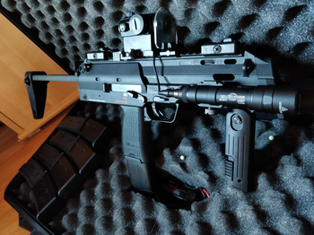 Image 2 pour Custom Umarex MP7 A1 AEG