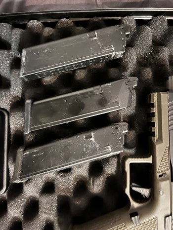 Image 2 for SSP18 green + 3 mags + Case