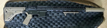 Afbeelding 2 van M4 - fully upgraded - Noveske Body en Rail, Mosfit en SHS internals