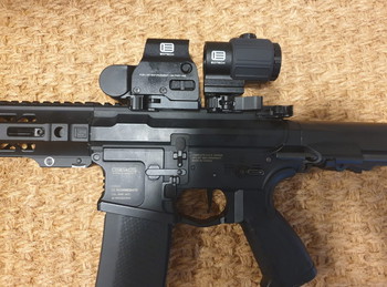 Image 2 for ARP 556 met G&P CQB SAI handguard.+eotech holo plus magnifier