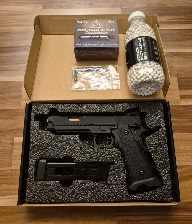 Afbeelding 1 van KLI Hi-Capa 5.1 Baba Yaga / John Wick - CO2 Blowback inkl. BB's & CO2 Care Kit