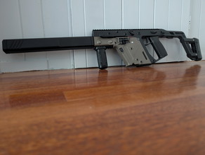 Afbeelding van Prachtige KRISS Vector in de unieke 2 kleurige versie