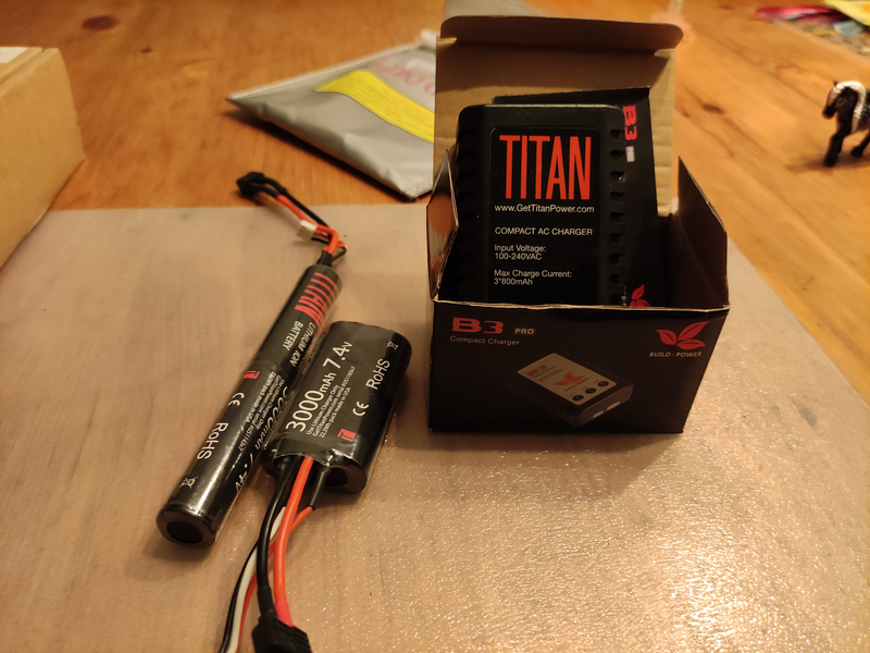 Bild 1 für Titan power batterijen + lader