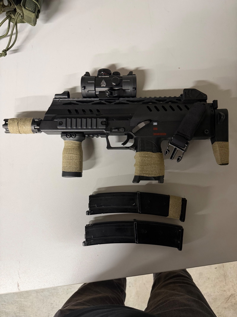 Image 1 for We smg8 mp7
